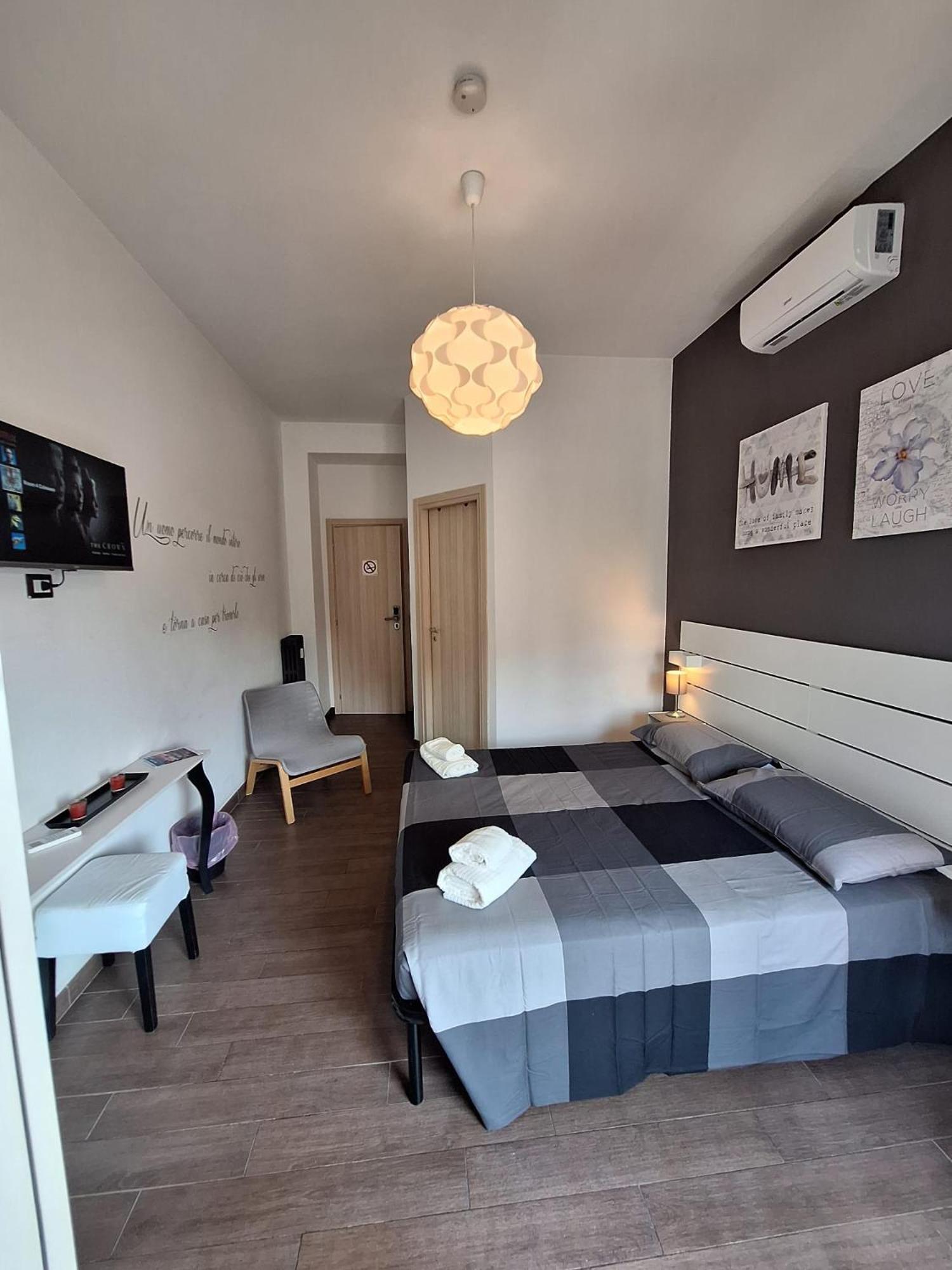 Roma Trastevere Holiday Екстер'єр фото