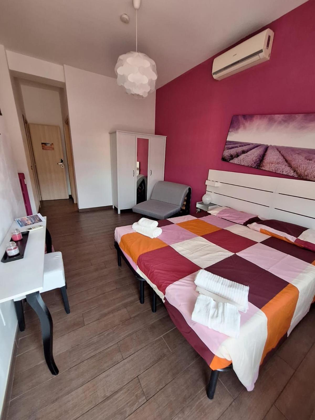 Roma Trastevere Holiday Екстер'єр фото